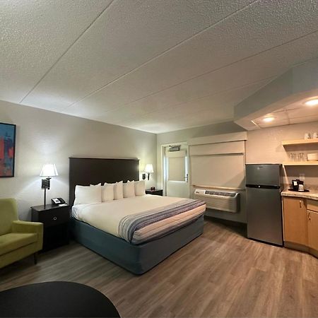 Americinn By Wyndham Menominee Kültér fotó