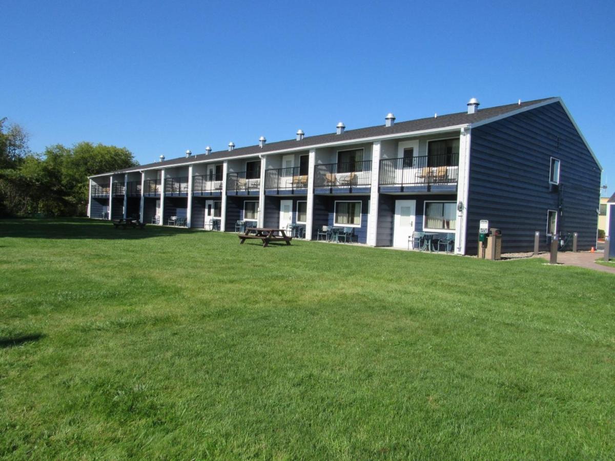 Americinn By Wyndham Menominee Kültér fotó