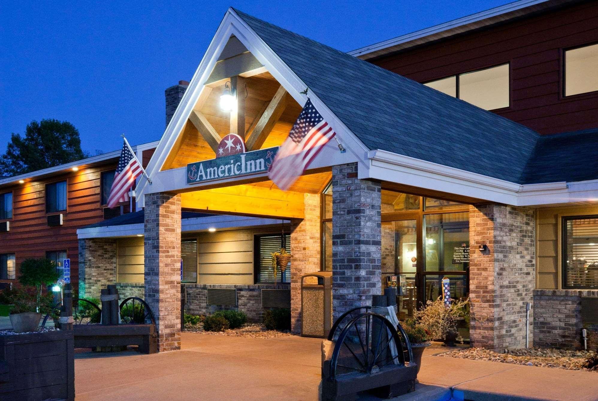 Americinn By Wyndham Menominee Kültér fotó