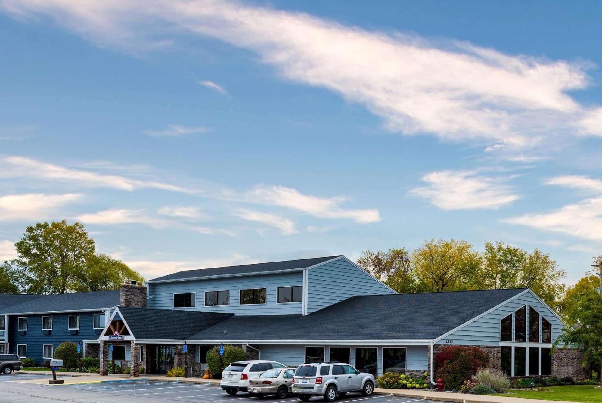 Americinn By Wyndham Menominee Kültér fotó