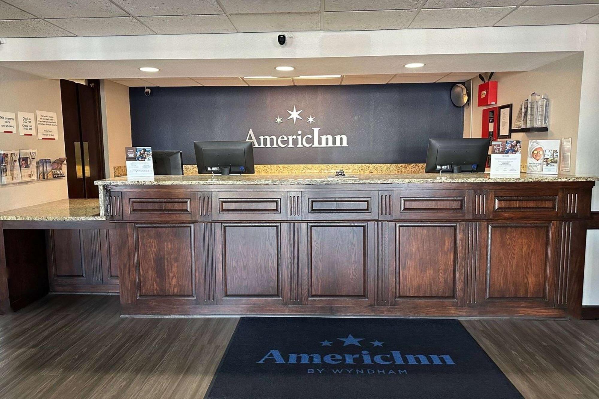 Americinn By Wyndham Menominee Kültér fotó