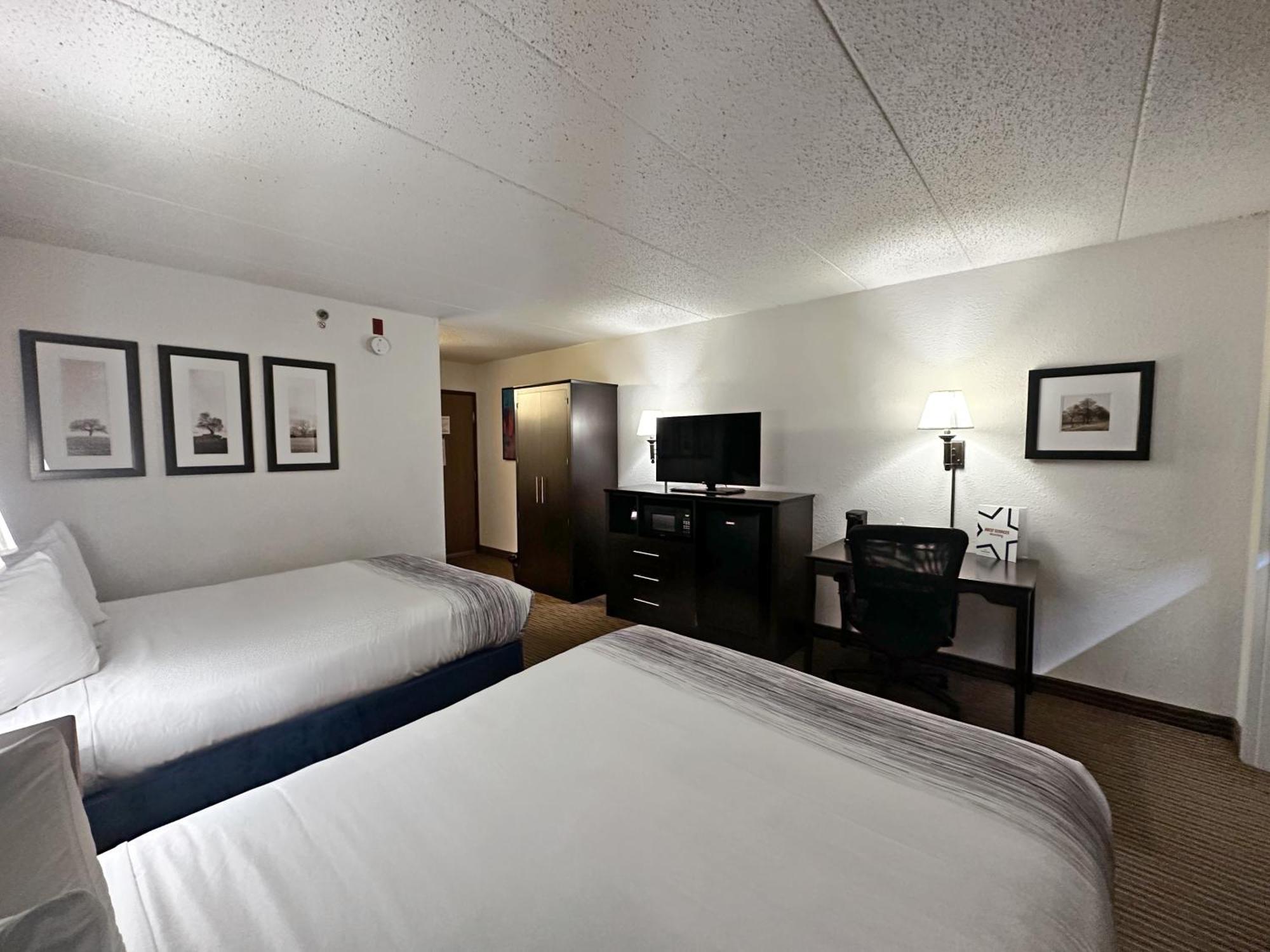 Americinn By Wyndham Menominee Kültér fotó