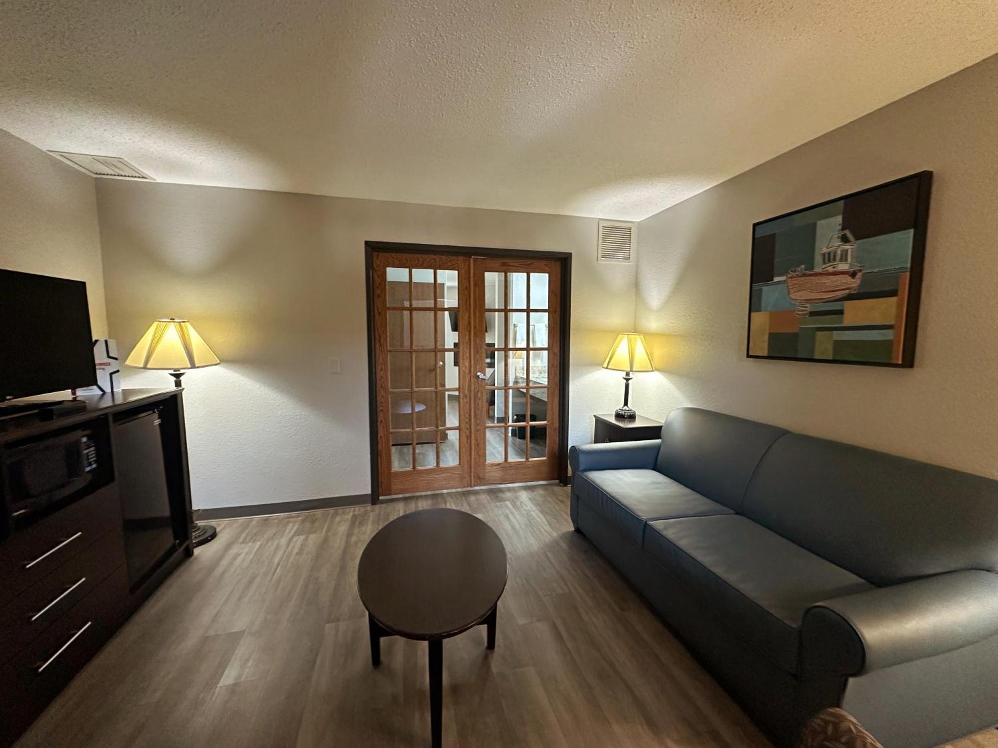 Americinn By Wyndham Menominee Kültér fotó
