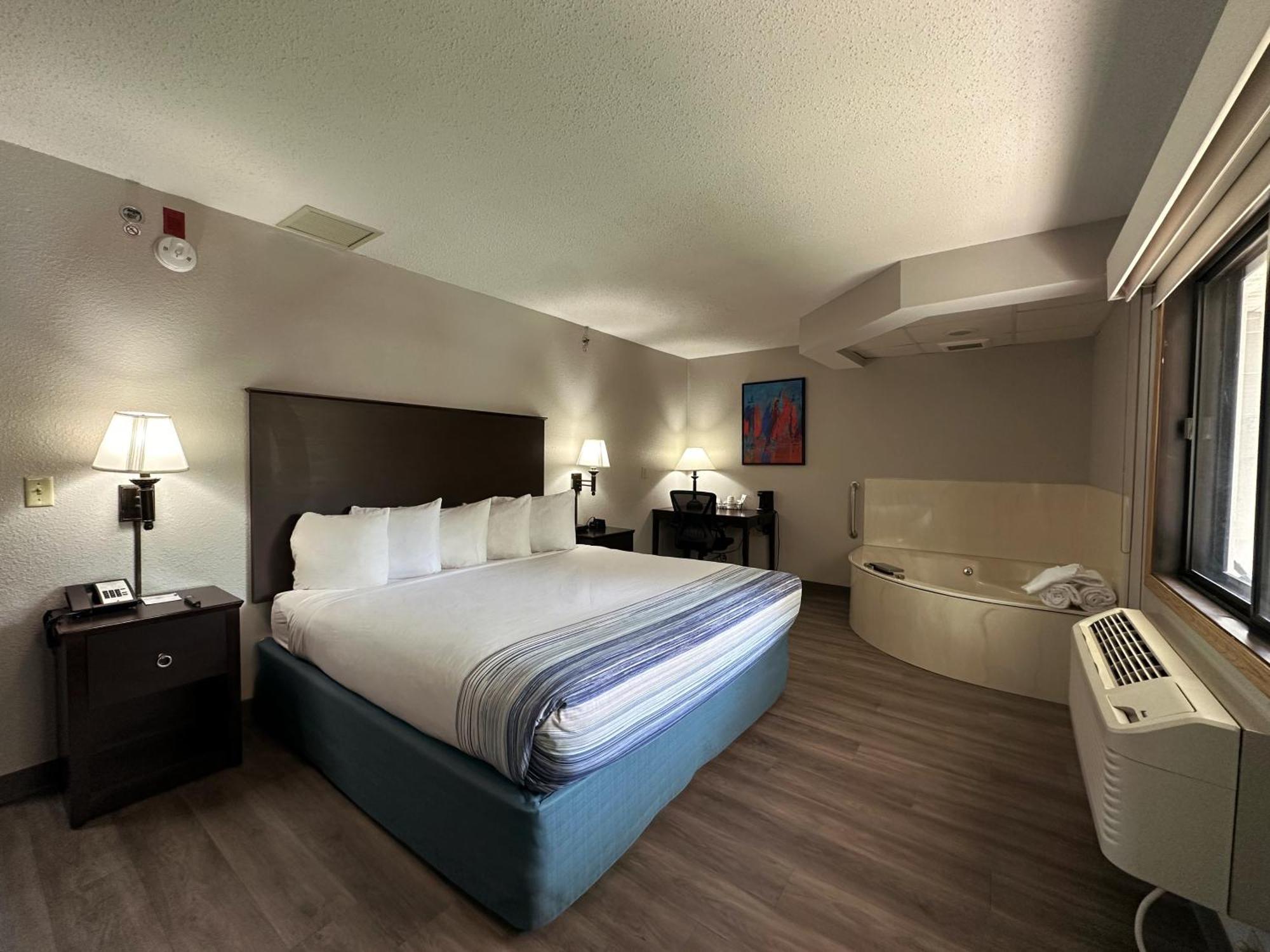 Americinn By Wyndham Menominee Kültér fotó