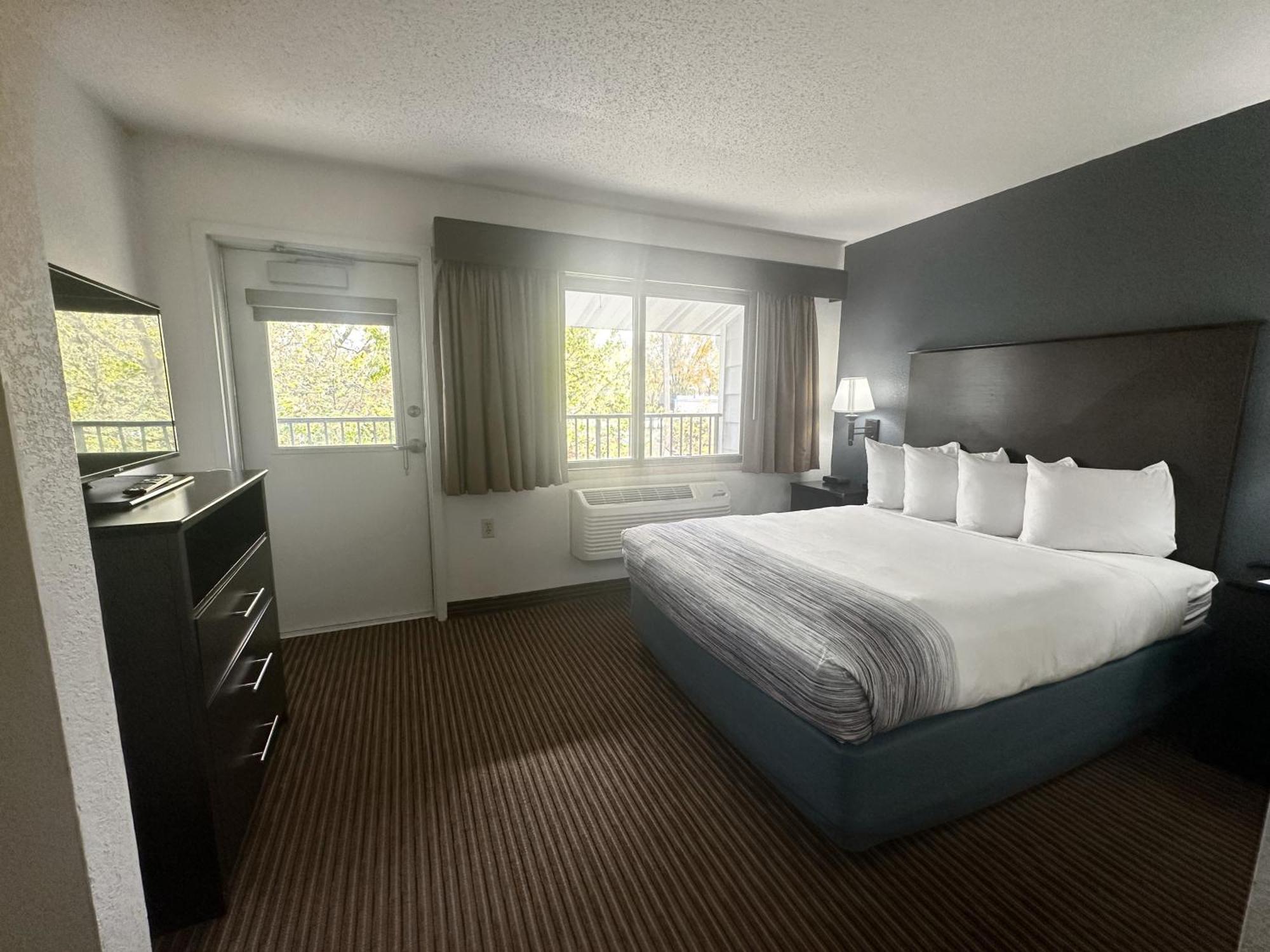 Americinn By Wyndham Menominee Kültér fotó