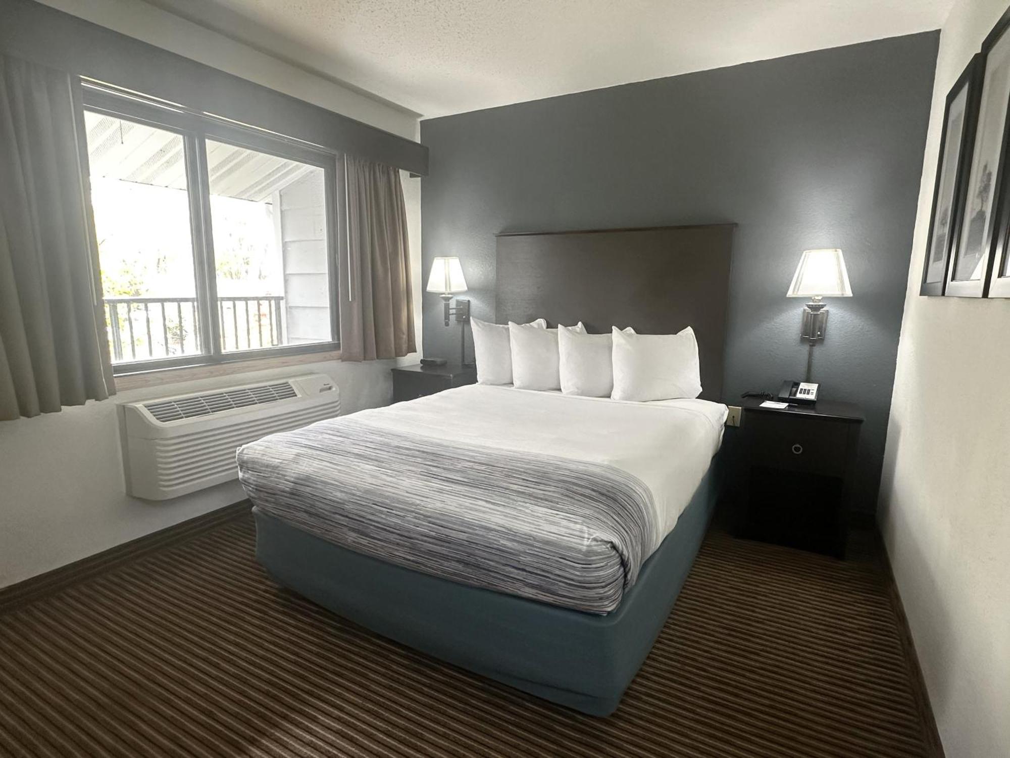 Americinn By Wyndham Menominee Kültér fotó