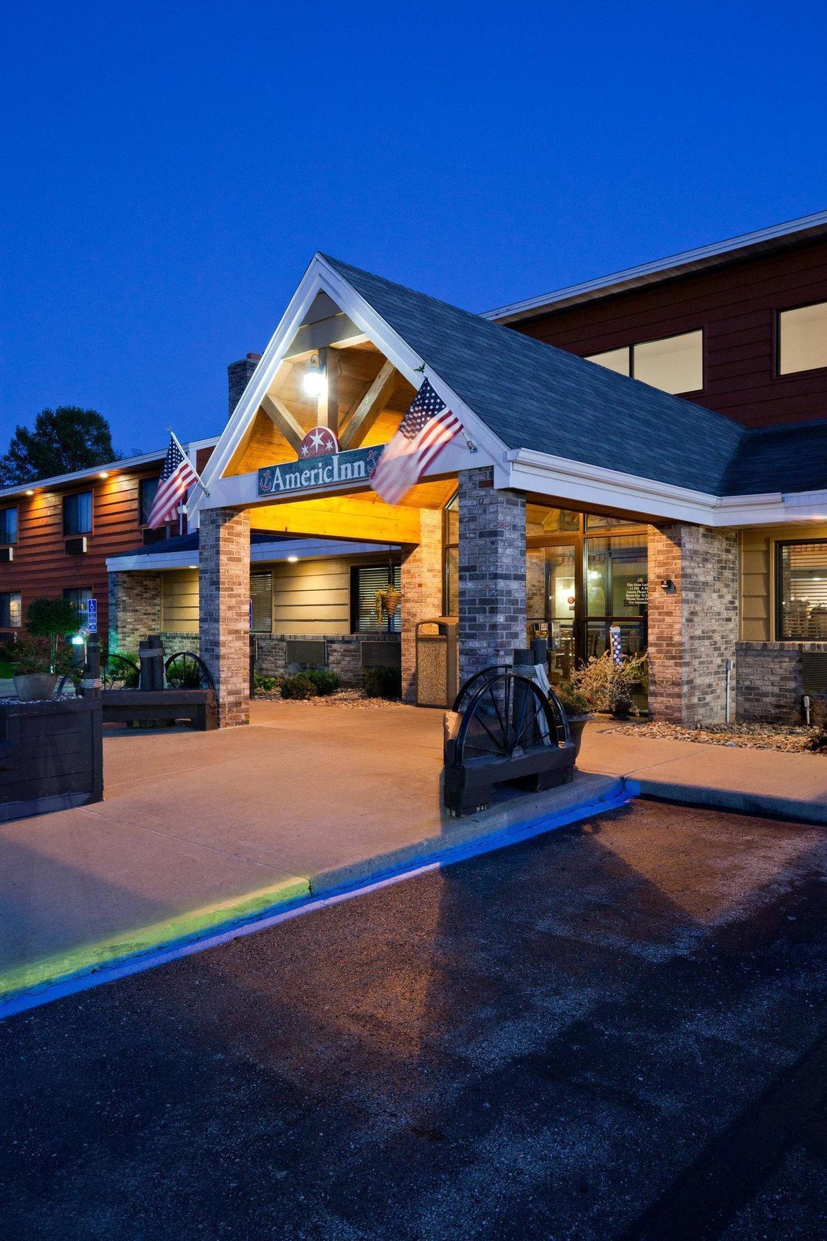 Americinn By Wyndham Menominee Kültér fotó